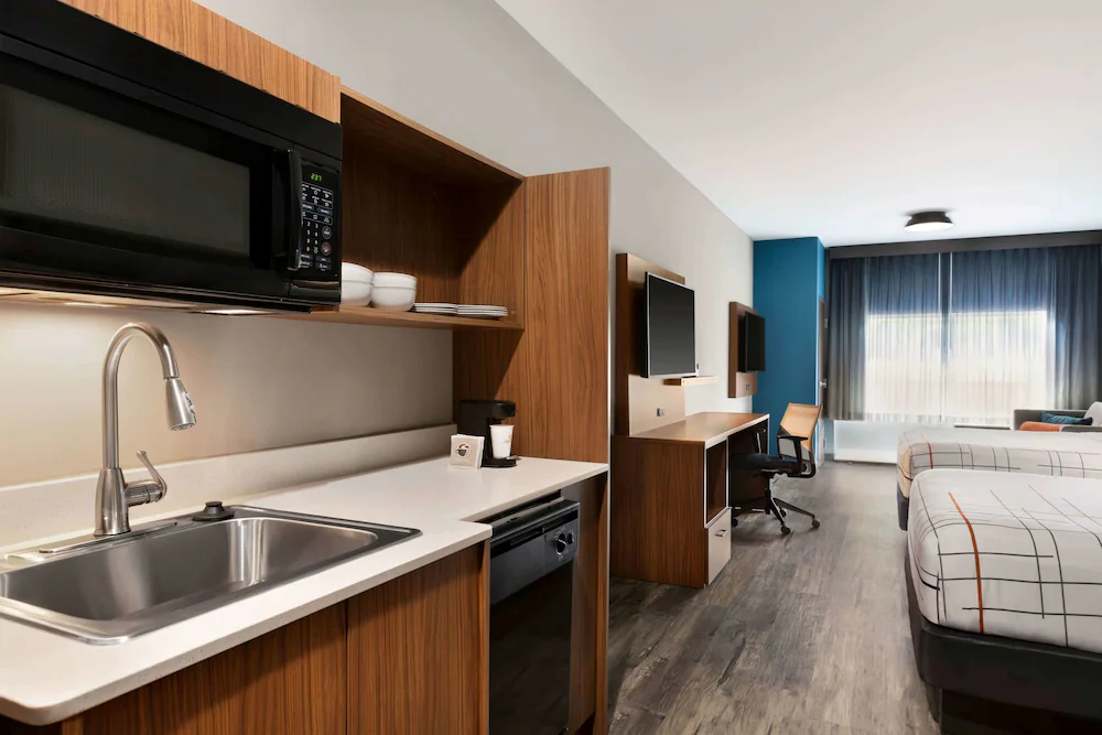 La Quinta Inn & Suites
